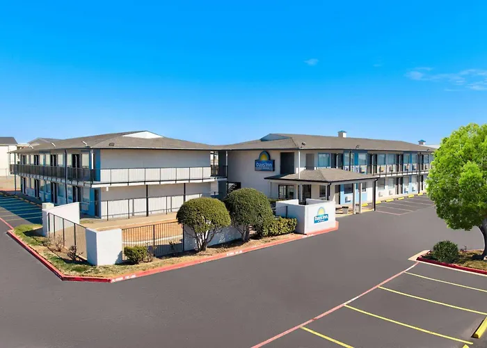 Days Inn By Wyndham Wichita Falls