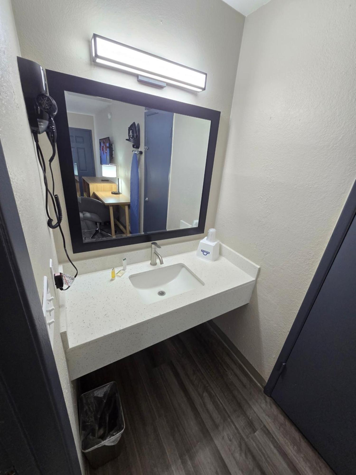 Days By Wyndham Hotel Wichita Falls